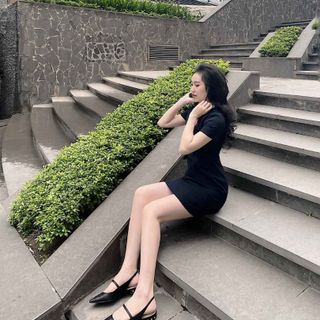 Váy xanh than cổ tròn