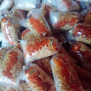 Bánh tráng trộn khô gà khô bò