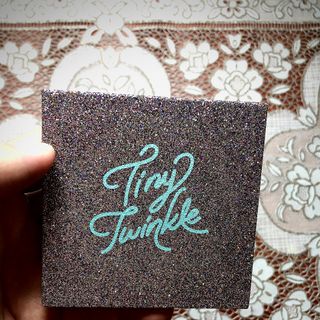 Bảng phấn mắt 9 màu kèm gương Tiny Twinkle Color Eyes
