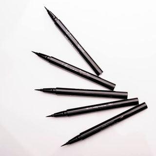 Bút kẻ mắt dạng nước Yosuaa Blush Pen Eyeliner