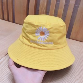 Nón bucket thêu hoa cúc GD hot - mũ bucket hoa đội đc 2 mặt giá sỉ​, giá bán buôn