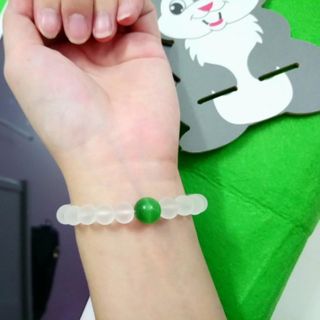 Vòng chuỗi đá mờ