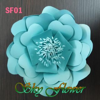 Chợ Hoa Giấy chuyên cung cấp các loại hoa được làm tỉ mỉ từ giấy
