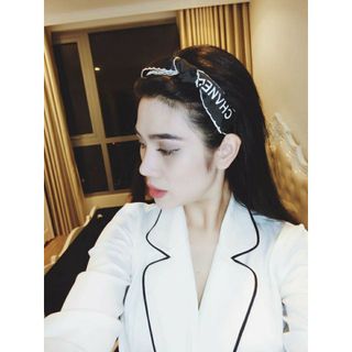 Cài tóc nơ trắng