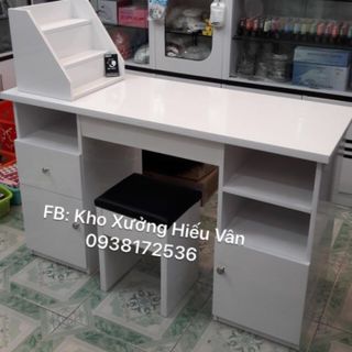 Bàn nail