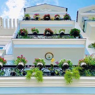 Giỏ hoa ban công - hàng đẹp được sơn bằng sơn tĩnh điện