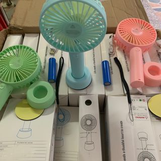 QUẠT MINI CẦM TAY TÍCH ĐIỆN, THIẾT KẾ THÔNG MINH - TIỆN LỢI.sẵn hàng tại tphcm