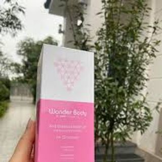 Sữa tắm trắng da Wonder Body Whitening And Tone Up Essence Body Lotion 300ml