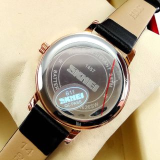 Đồng hồ nữ dây da SKMEI
