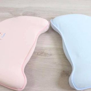 Gối cao su non chống bẹp đầu cho bé
