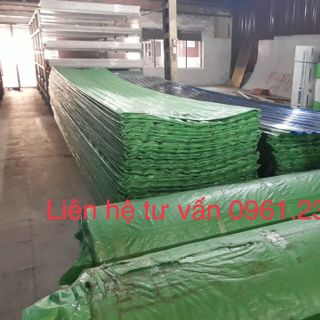 Nhựa 11 sóng lấy sáng polycarbonate rộng 1,08m x 6m