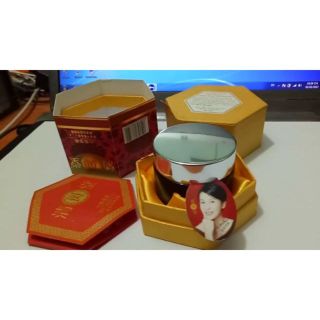 Vua trị nám nhật... chuẩn tem