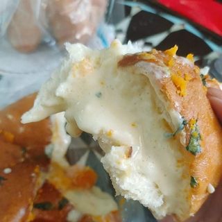 Bánh mì phô mai bơ tỏi
