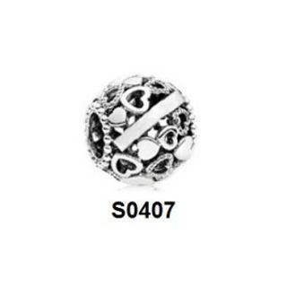 Charm tròn họa tiết tim S0407
