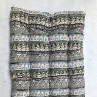 Nệm ngồi dài nhấn nút 60x40 cm