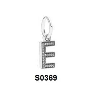 Charm treo chữ E S0369