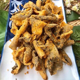Da cá hồi sấy trứng muối phomai singapo