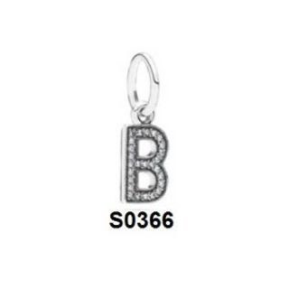 Charm treo chữ B S0366