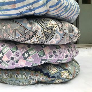Nệm ngồi tròn nhấn nút phi 55 cm