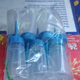 Chai nhựa dùng đựng màu khoảng 30ml 1 chai