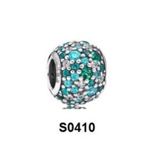 Charm pave tròn đá xanh mệnh mộc hỏa S0410