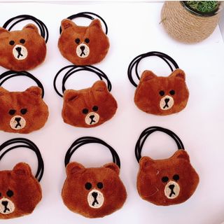 Cột tóc gấu brown