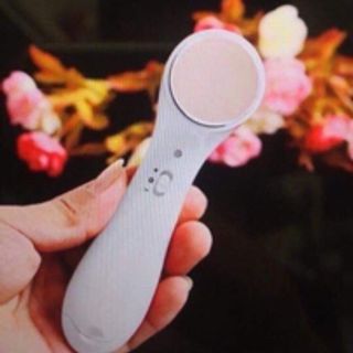 Máy rửa mặt ion