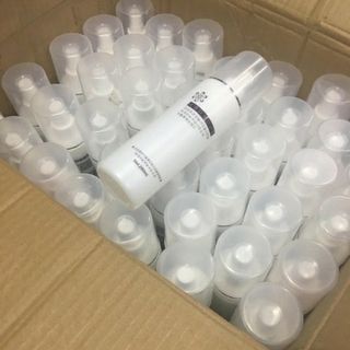 Xịt dưỡng tóc giả
