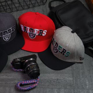 Nón snapback