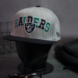 Nón snapback