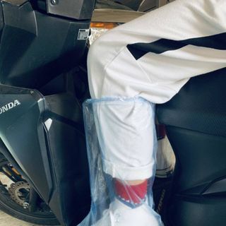 ỦNG NILON ĐI MƯA VÀ TRONG PHÒNG DỊCH