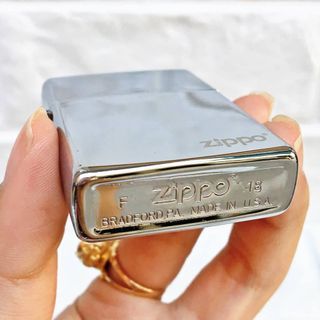 Bật Lửa ZIPPO Mỹ, Bật Lửa ZIPPO USA Trơn Bóng Bạc Có Tem Đỏ