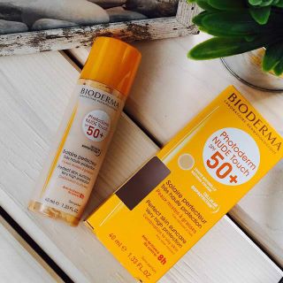 Kem chống nắng+ nền Bioderma Photoderm Nude Touch SPF 50+ 40ml