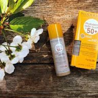 Kem chống nắng+ nền Bioderma Photoderm Nude Touch SPF 50+ 40ml