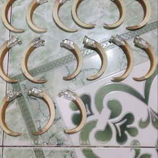 Nanh heo đã lên bạc