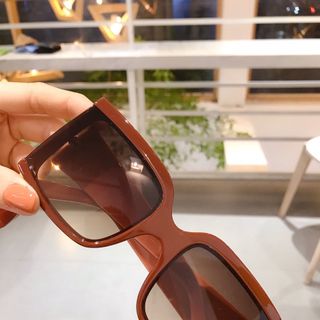 MẮT KÍNH 2425