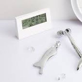 Thanh lăn mặt wellderma Face Lifting Dark Silver Roller