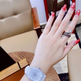 Đồng hồ nữ FRANH MULLER V32