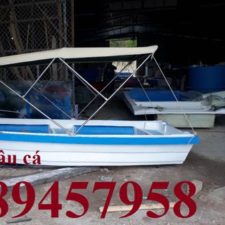 Thuyền composite cho 3-4 người tại Sài Gòn