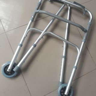 Khung tập đi hợp kim nhôm có bánh xe to