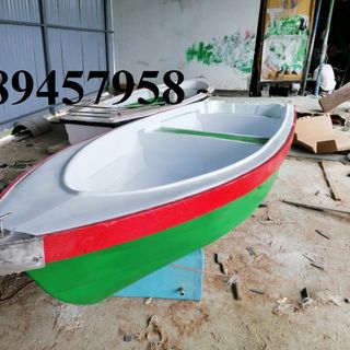 Thuyền composite cho 3-4 người tại Sài Gòn