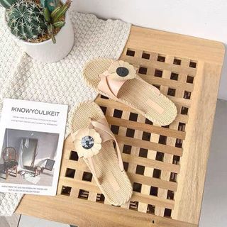 Dép hoa nhựa dẻo