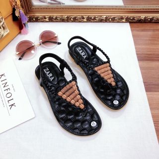 Giay sandal tam giac