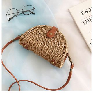 Túi cói đi biển hình bán nguyệt