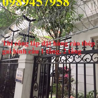 Thi công lắp đặt hàng rào thép gai hình dao, dây thép gai vòng tròn giá rẻ