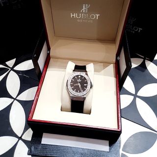 ĐỒNG HỒ HUBLOT NIỀN ĐÁ MÀU - TRẮNG