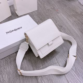 Túi xách nữ màu trắng