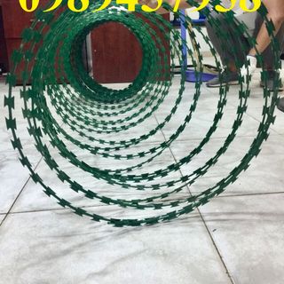 Thi công lắp đặt hàng rào thép gai hình dao, dây thép gai vòng tròn giá rẻ