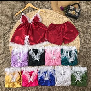 Siêu sỉ Bộ ngủ phi xẻ tà , áo phối ren trắng , quần đùi