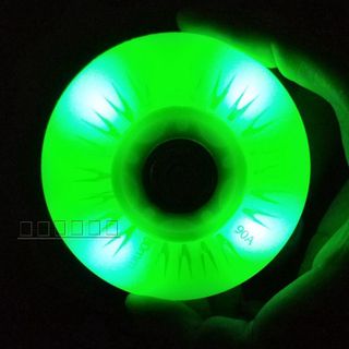 Bánh patin phát sáng nhiều màu sắc